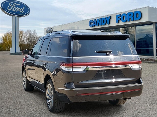 2024 Lincoln Navigator Premiere photo 2