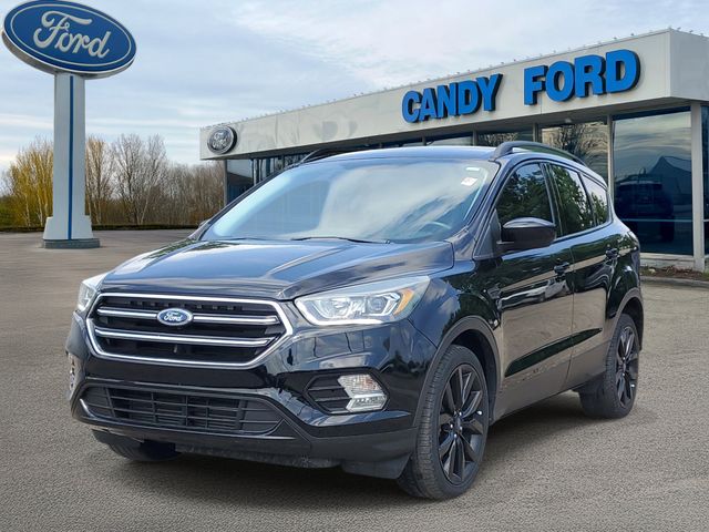 Used 2017 Ford Escape SE with VIN 1FMCU9G95HUD38889 for sale in Charlotte, MI