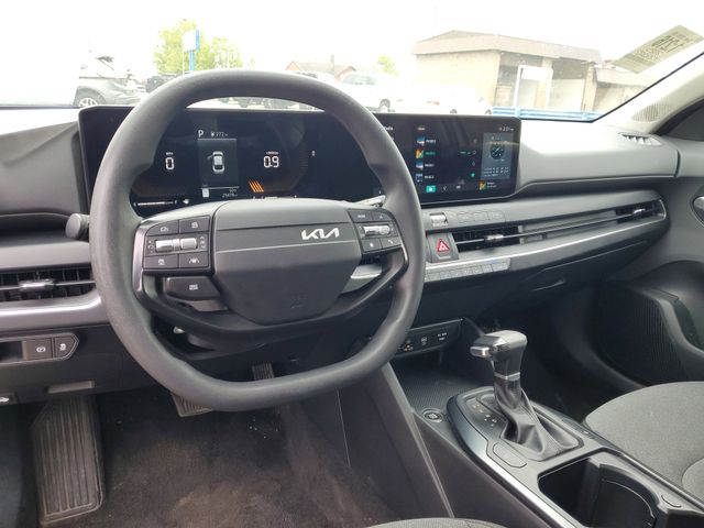2025 Kia K4 LXS - Photo 12