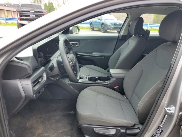 2025 Kia K4 LXS - Photo 10