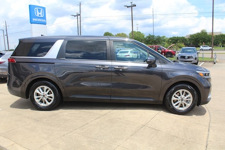 2024 Kia Carnival LX MPV