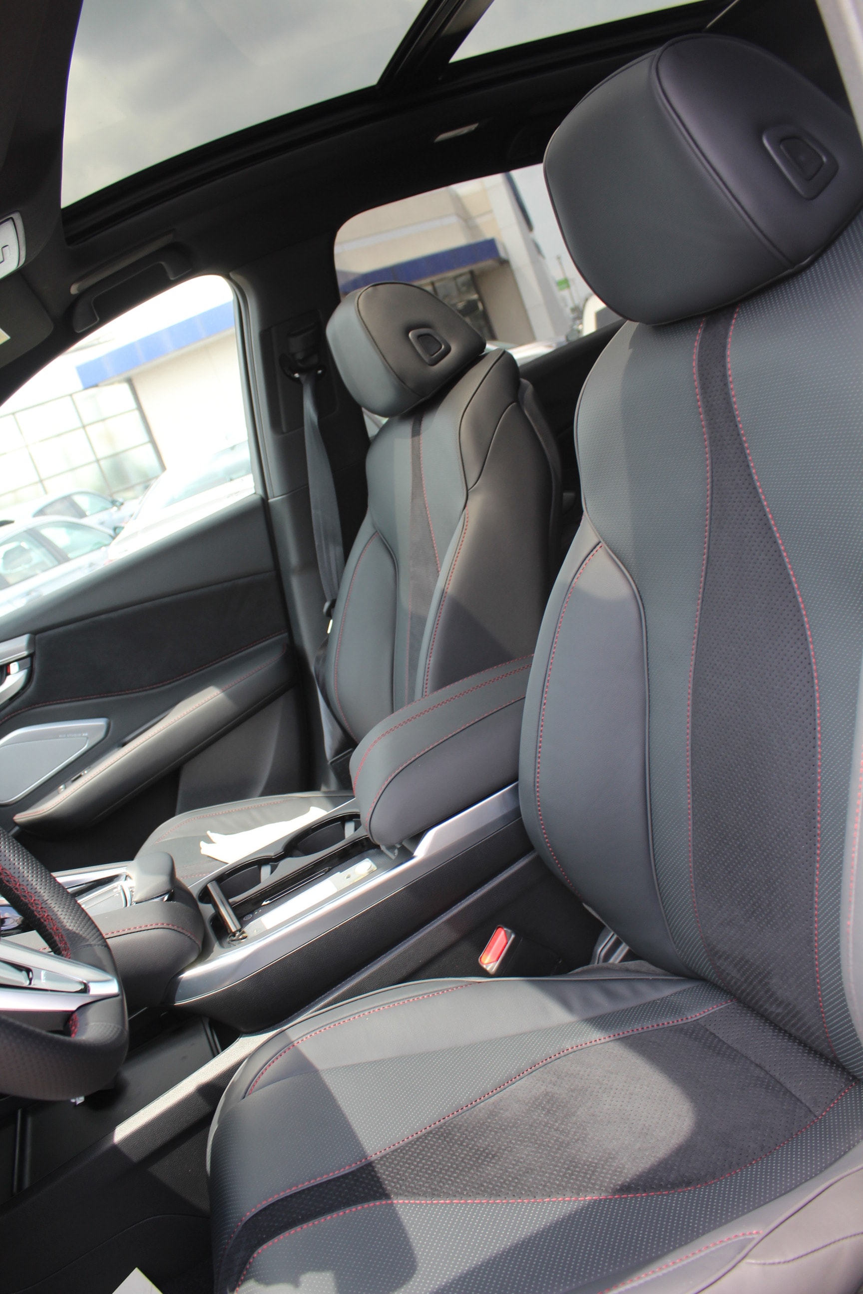 2026 Acura RDX A-Spec Package - Photo 6