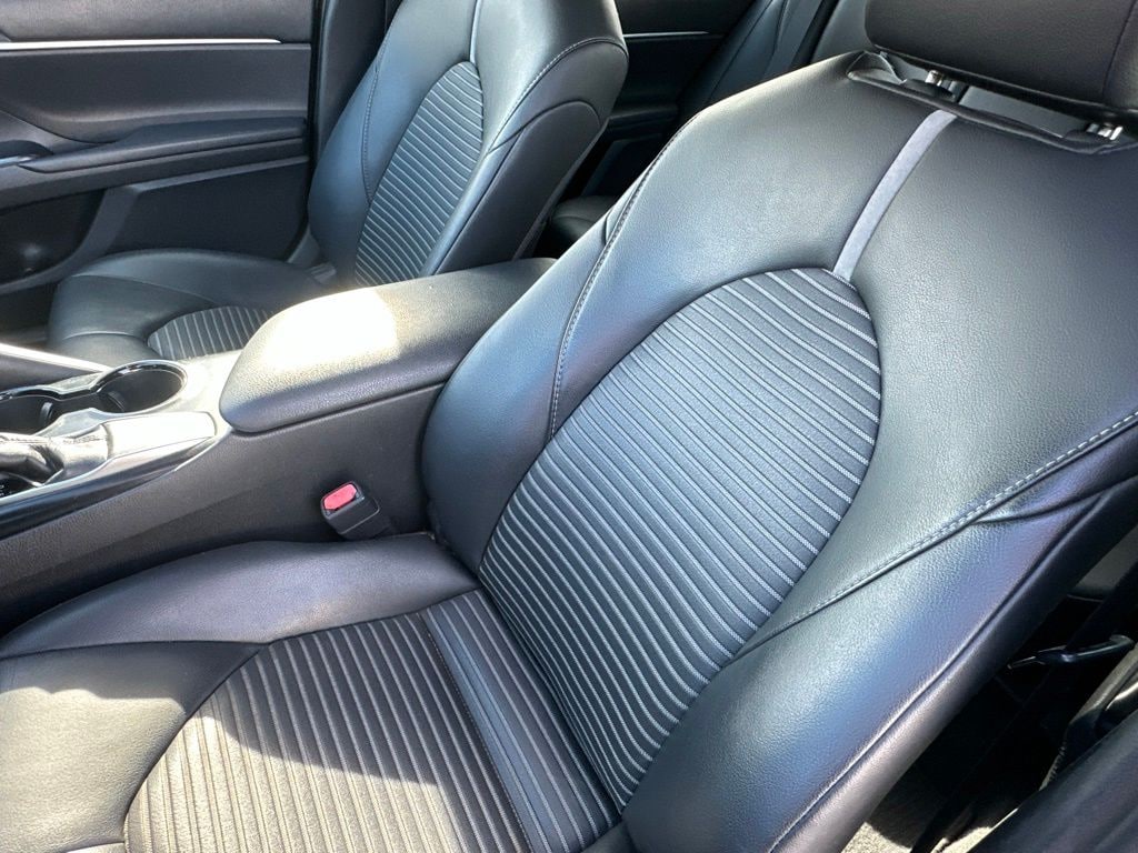 Used 2018 Toyota Camry SE Sedan
