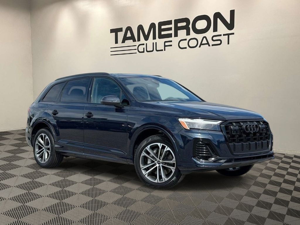 2026 Audi Q7 Premium