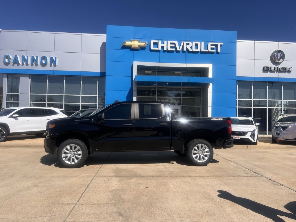 2020 Chevrolet Silverado 1500 Custom photo 2