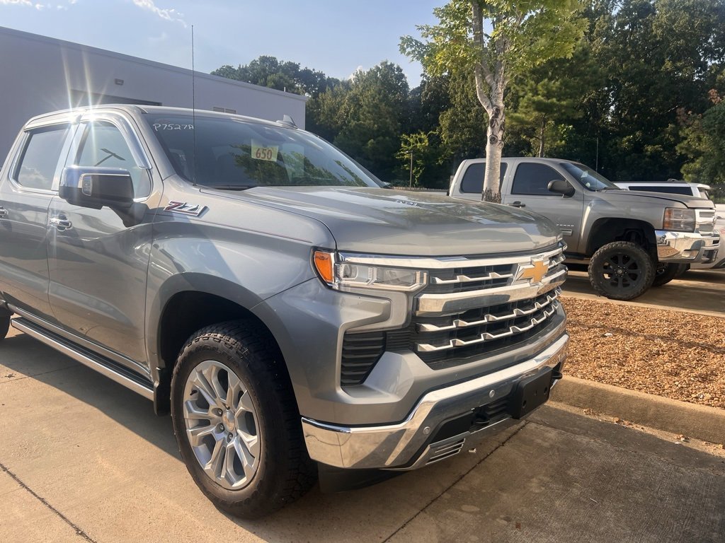 2023 Chevrolet Silverado 1500 LTZ photo 4