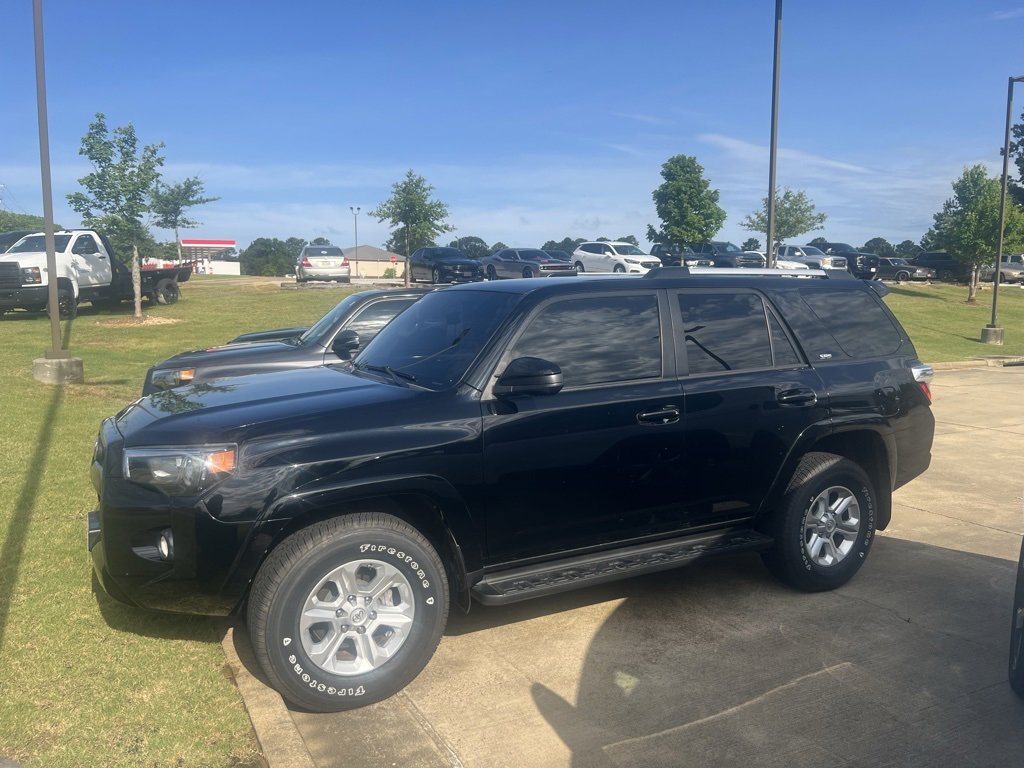 Used 2019 Toyota 4Runner SR5 with VIN JTEBU5JR2K5675132 for sale in Oxford, MS