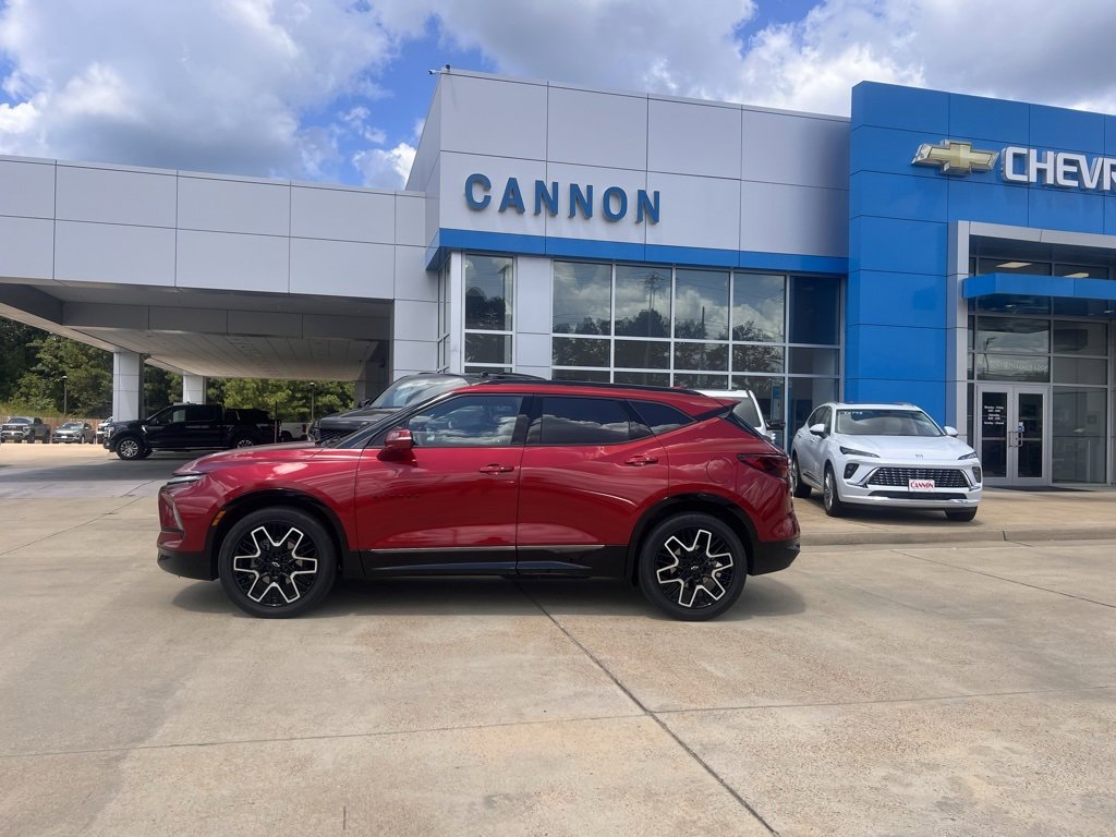 2023 Chevrolet Blazer RS photo 2