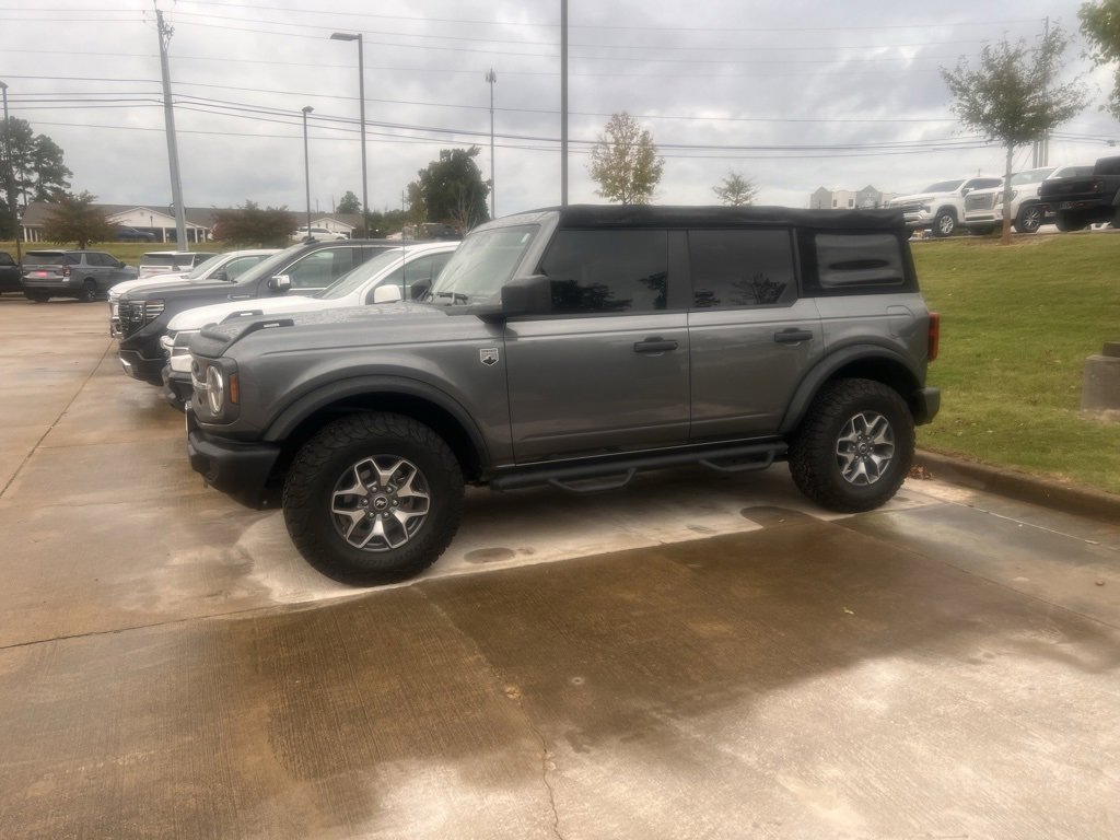 2022 Ford Bronco Base photo 2