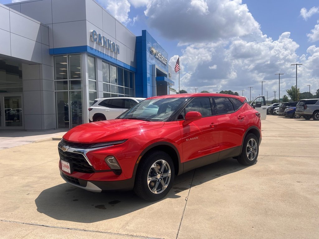 2023 Chevrolet Blazer 2LT photo 3