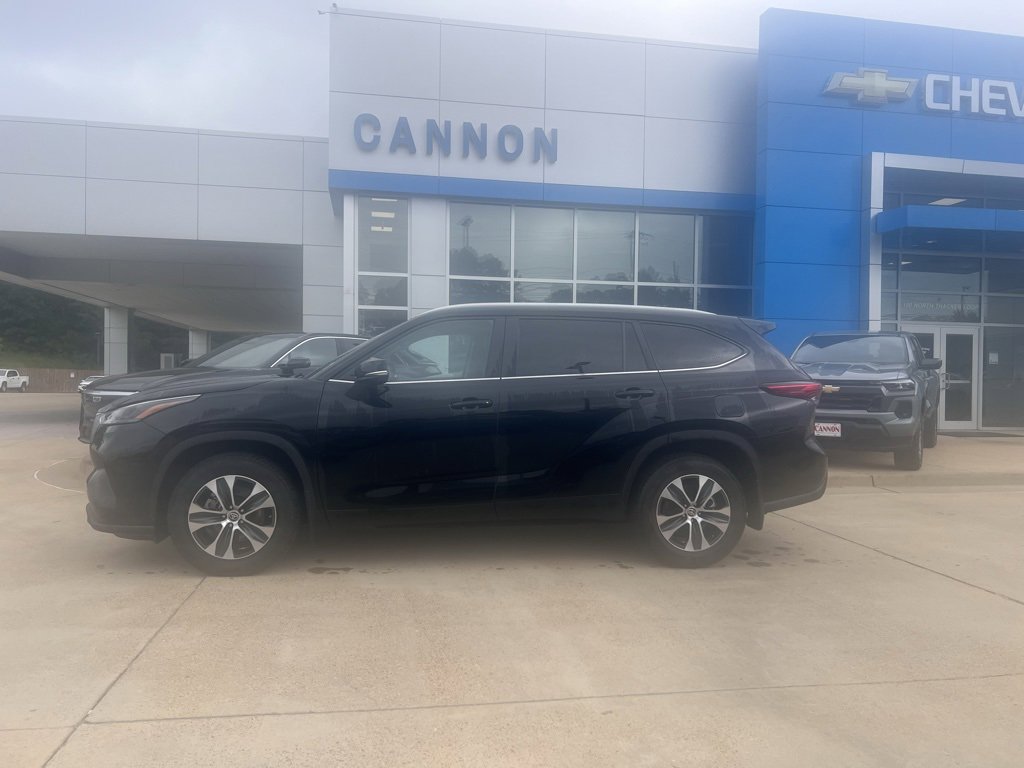 Used 2023 Toyota Highlander L with VIN 5TDKDRBHXPS015701 for sale in Oxford, MS