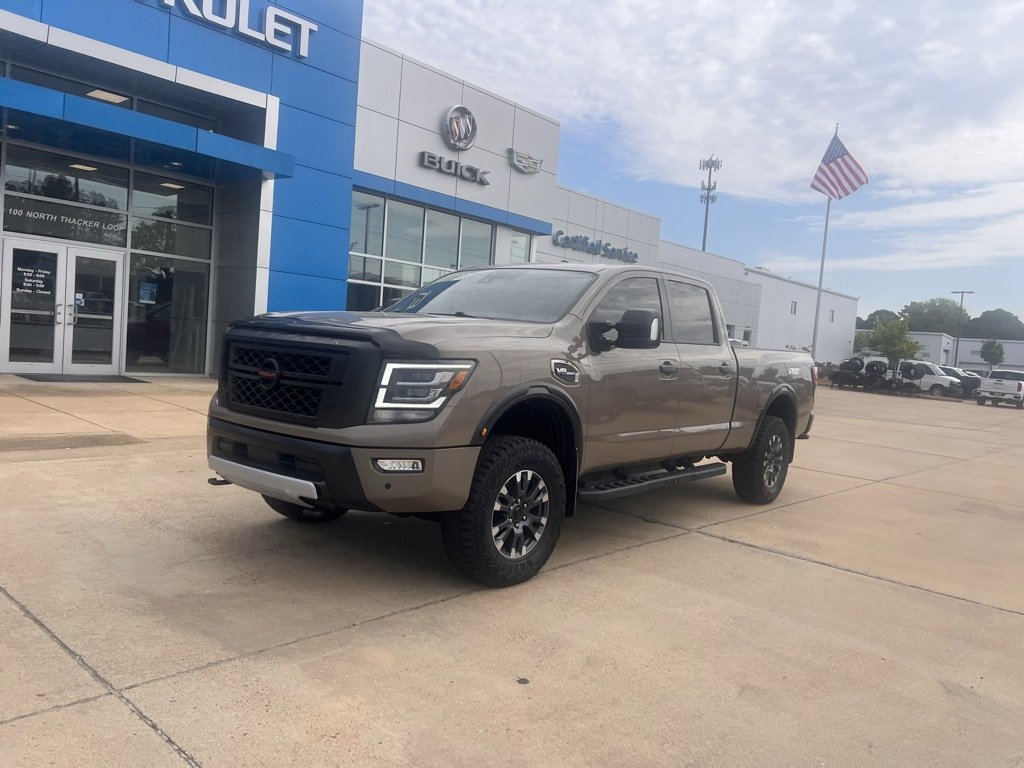 2022 Nissan Titan PRO-4X photo 4
