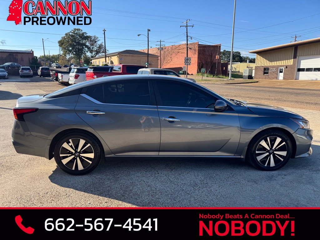 Used 2022 Nissan Altima 2.5 SV Sedan
