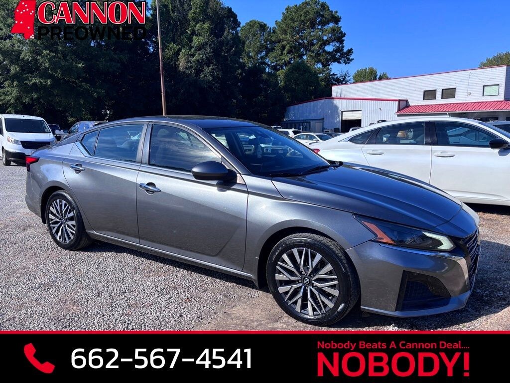 Used 2023 Nissan Altima 2.5 SV Sedan