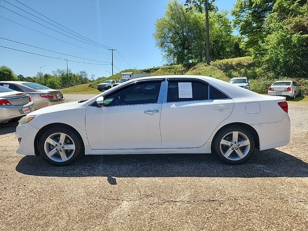 Used 2012 Toyota Camry SE Sedan