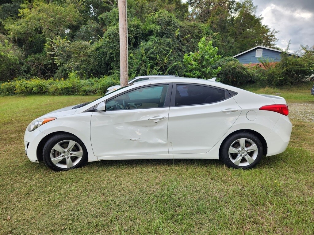 2013 Hyundai Elantra GLS photo 2