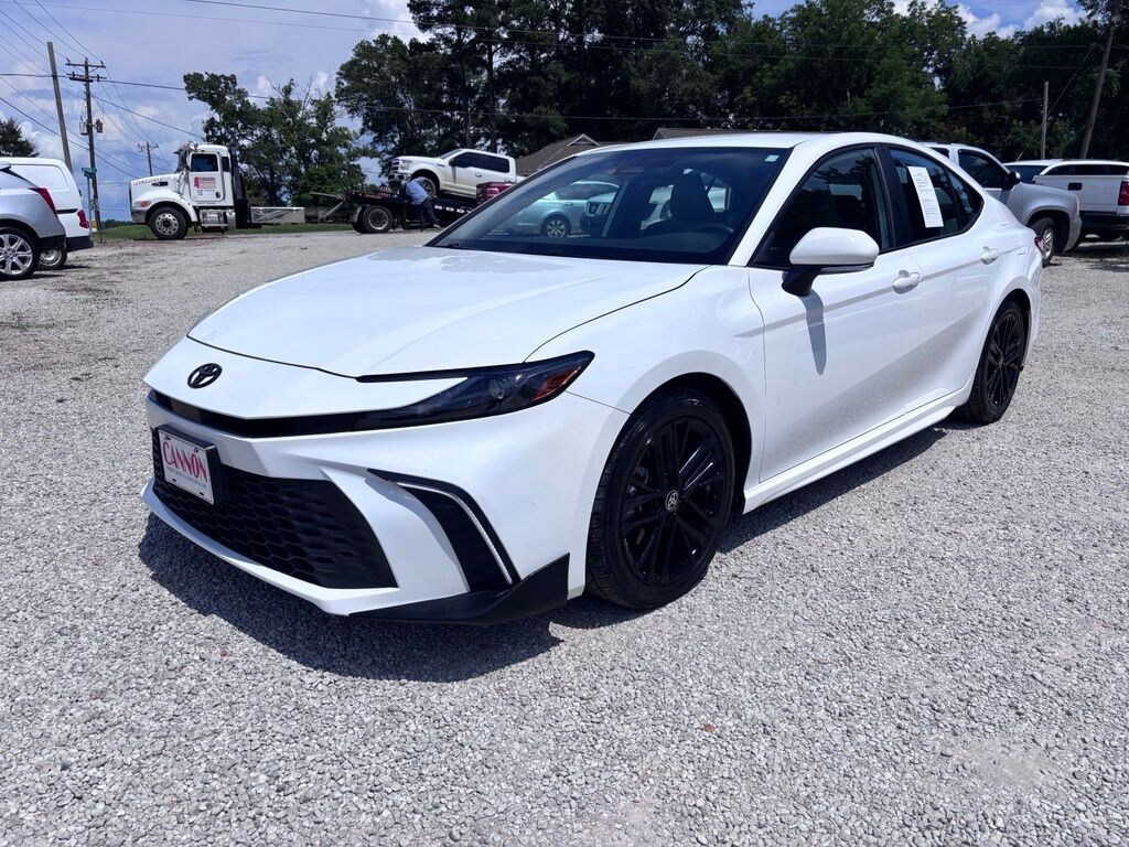 Used 2025 Toyota Camry SE Sedan
