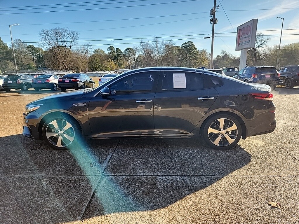 2020 Kia Optima S photo 2