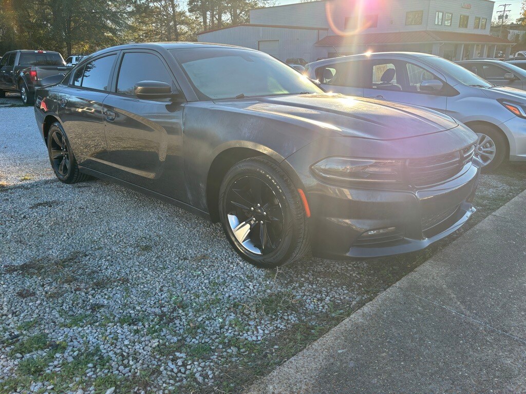 2016 Dodge Charger SXT photo 3