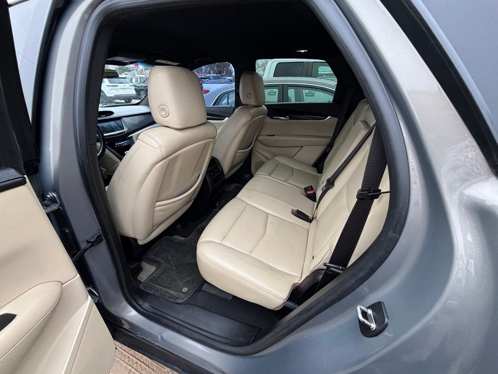 Used 2017 CADILLAC XT5 SUV