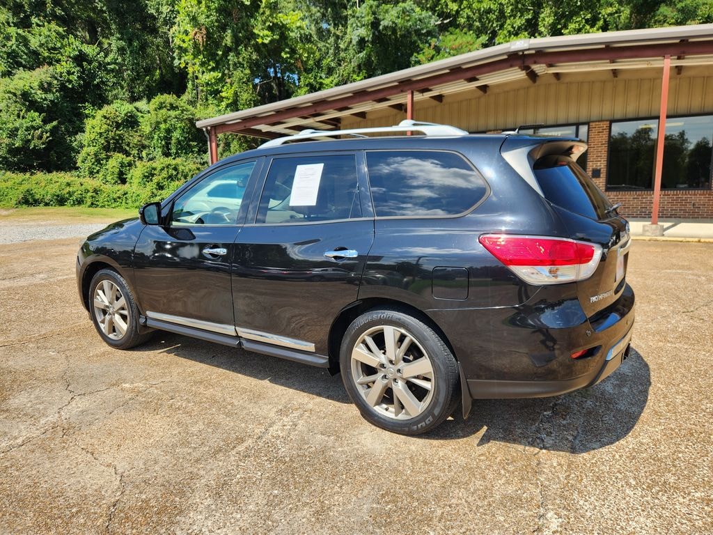Used 2016 Nissan Pathfinder Platinum SUV