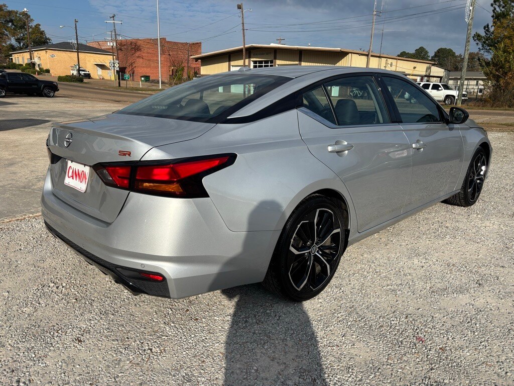 2024 Nissan Altima 2.5 SR photo 4