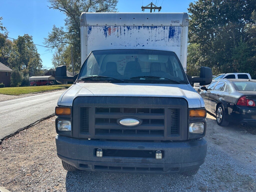 2015 Ford E-350 Base photo 3