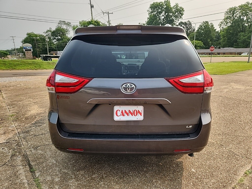2014 Toyota Sienna L photo 4