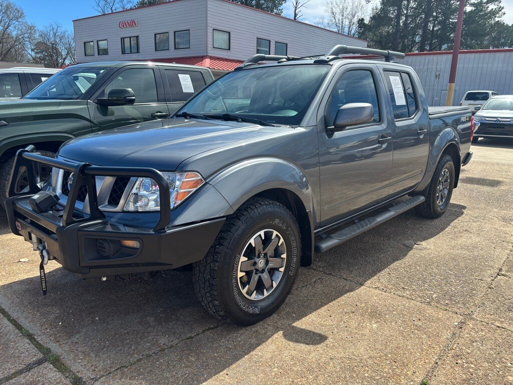 2020 Nissan Frontier PRO-4X photo 2