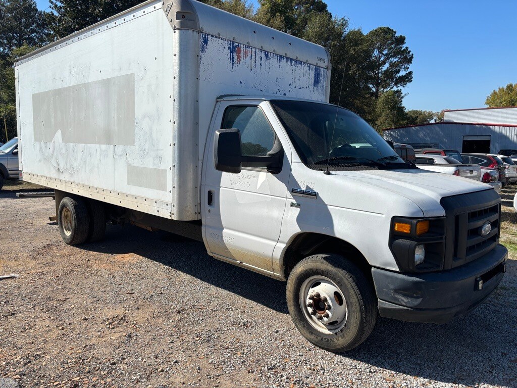 2015 Ford E-350 Base photo 4