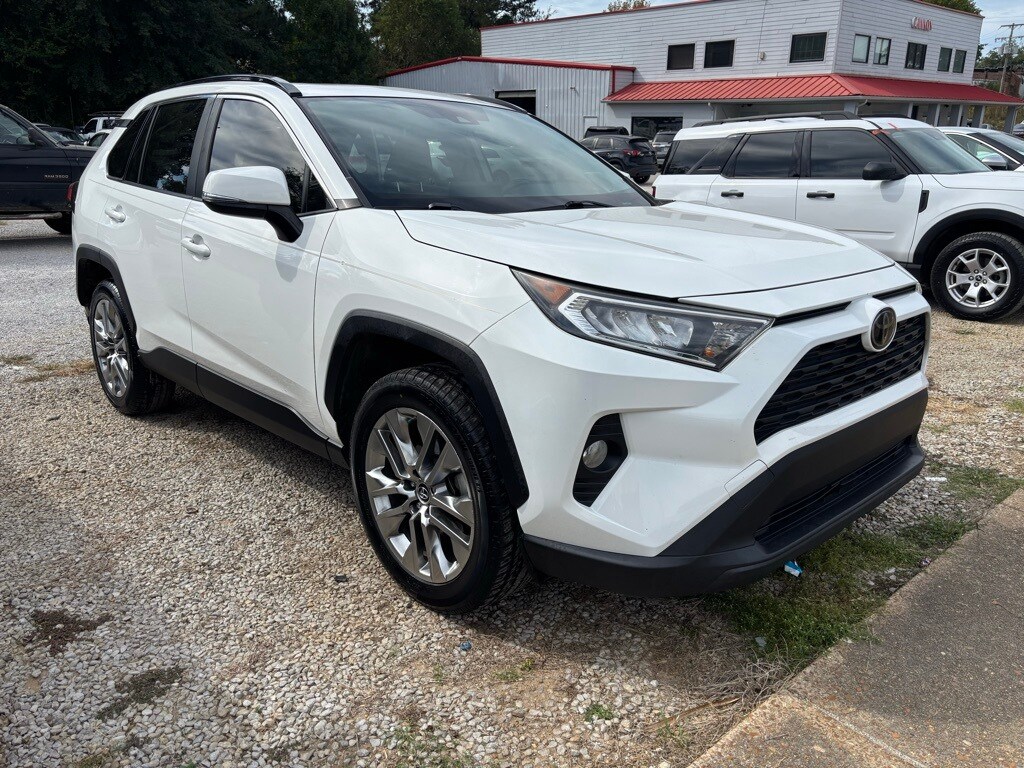 2019 Toyota RAV4 XLE Premium photo 2