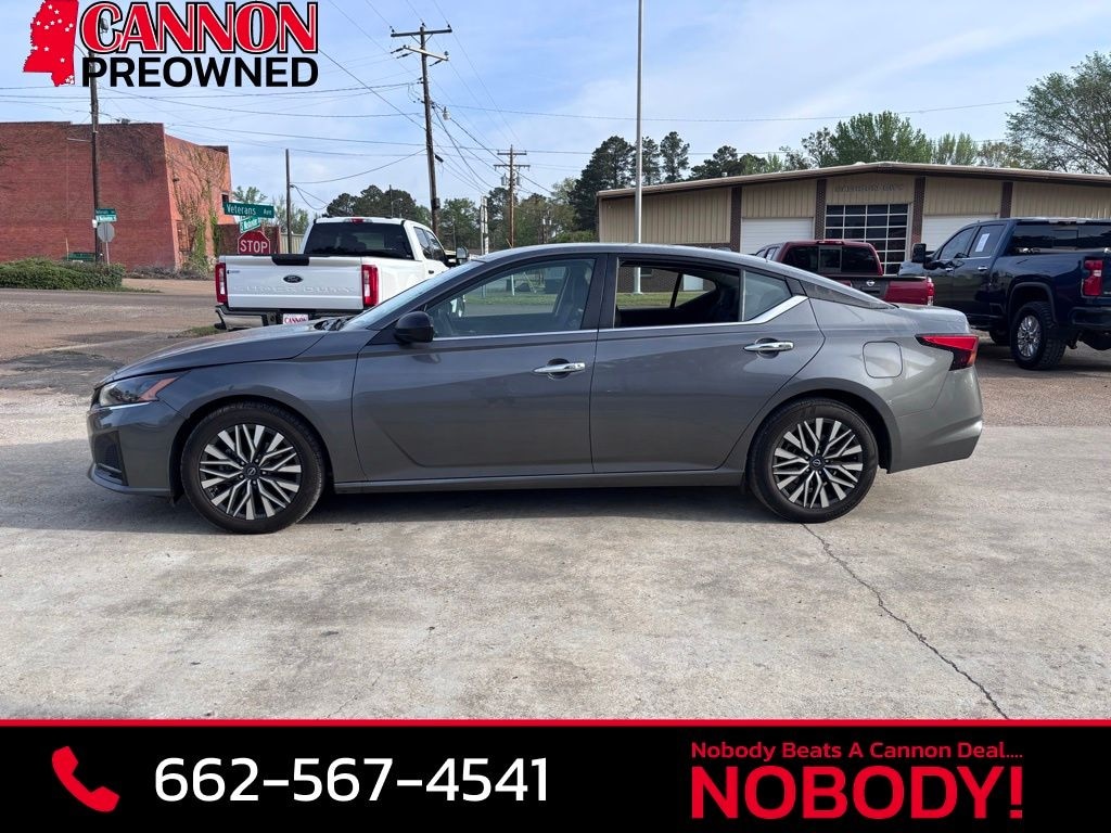Used 2025 Nissan Altima SV Sedan