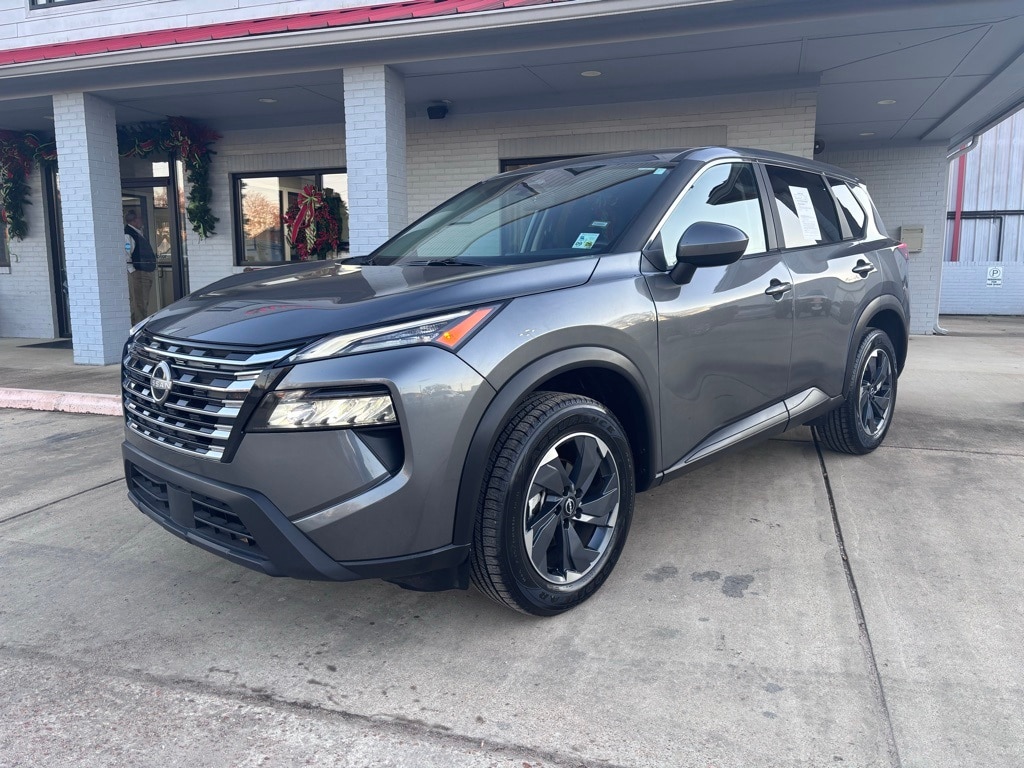 2025 Nissan Rogue SV's photo