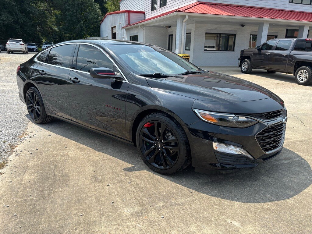 2022 Chevrolet Malibu photo 3