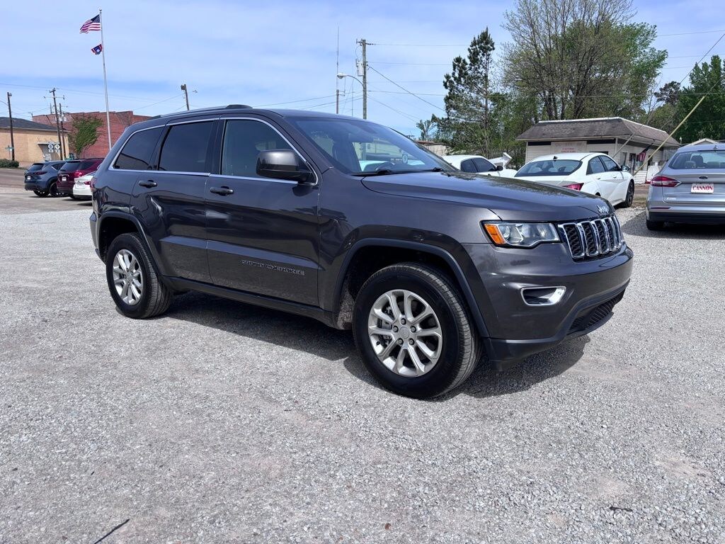 Used 2021 Jeep Grand Cherokee Laredo SUV