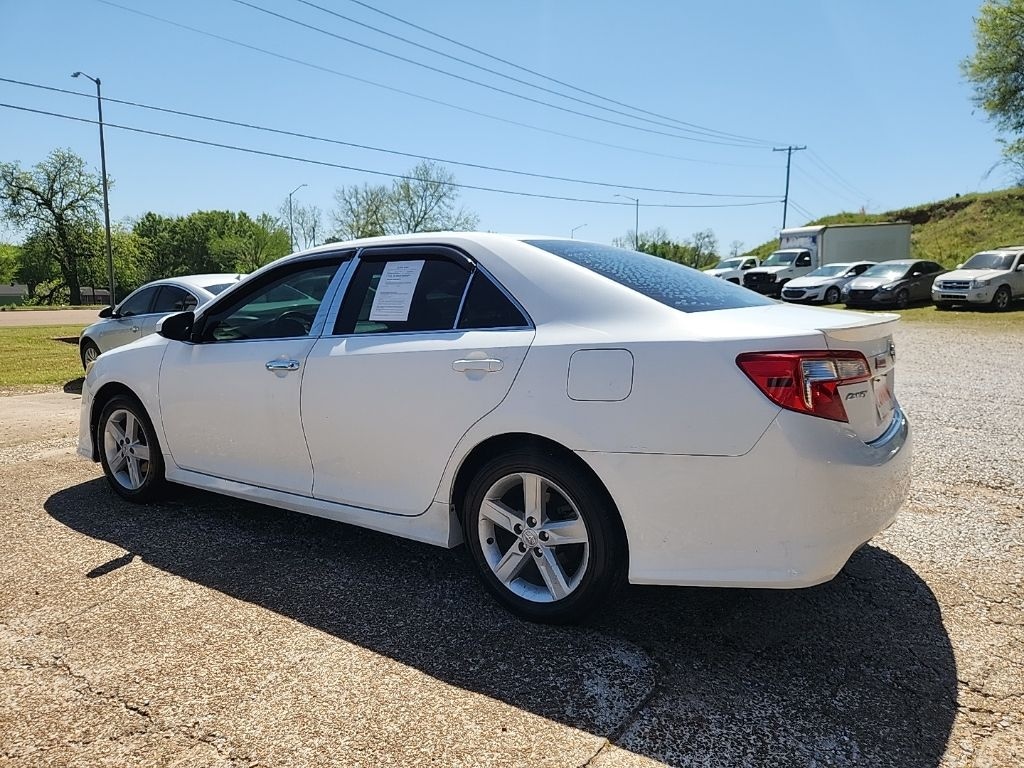 Used 2012 Toyota Camry SE Sedan