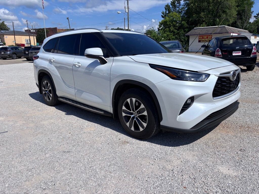 Used 2022 Toyota Highlander XLE SUV