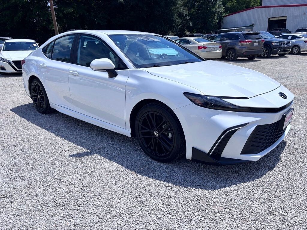 Used 2025 Toyota Camry SE Sedan