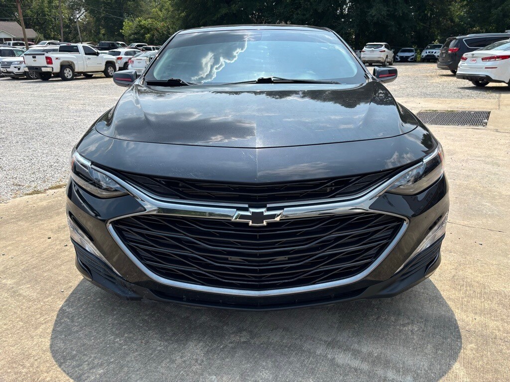 2022 Chevrolet Malibu photo 2