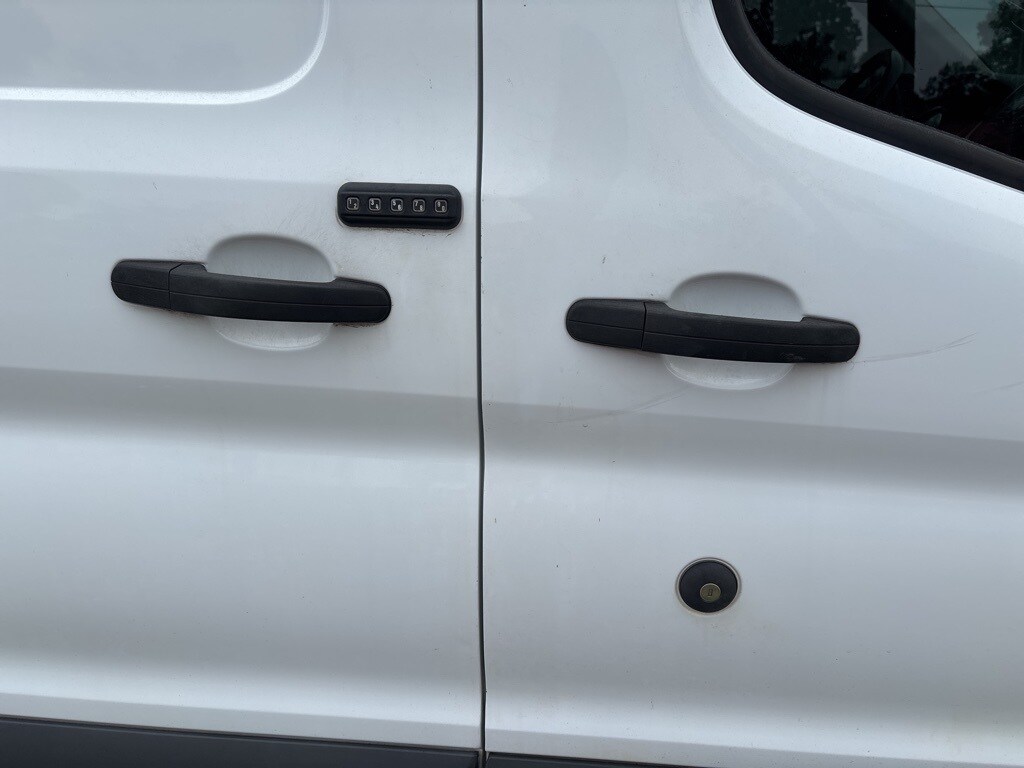 2017 Ford Transit photo 4