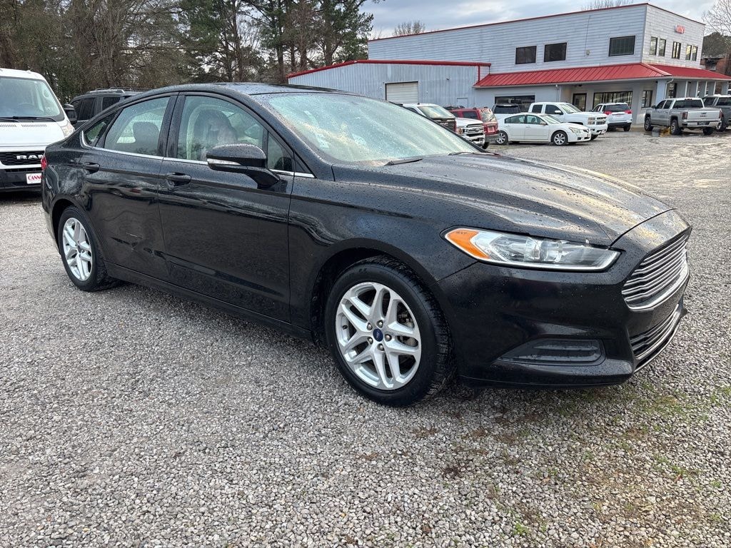 Used 2014 Ford Fusion SE Sedan