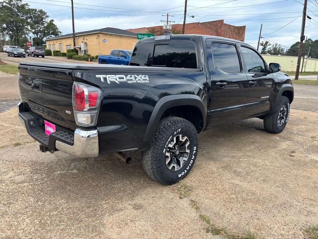 2021 Toyota Tacoma TRD V6 photo 2