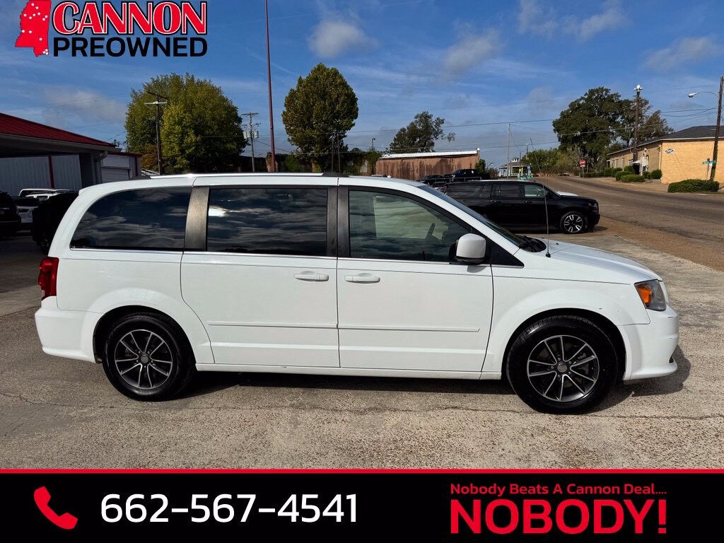 Used 2017 Dodge Grand Caravan SXT Van