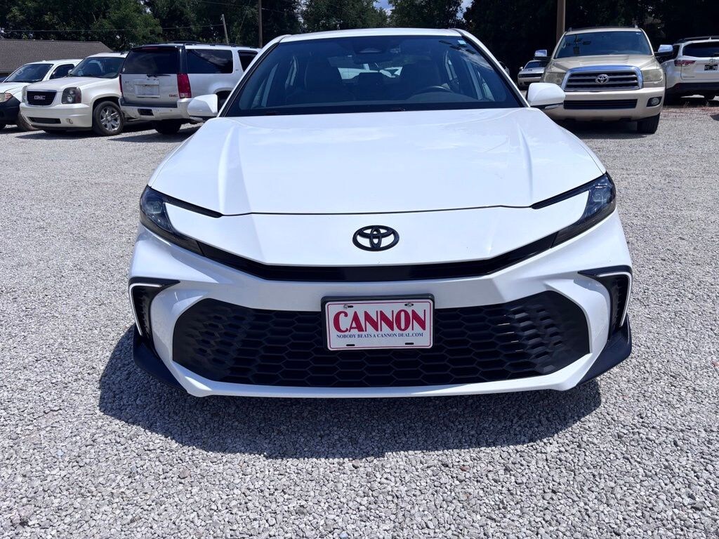 Used 2025 Toyota Camry SE Sedan