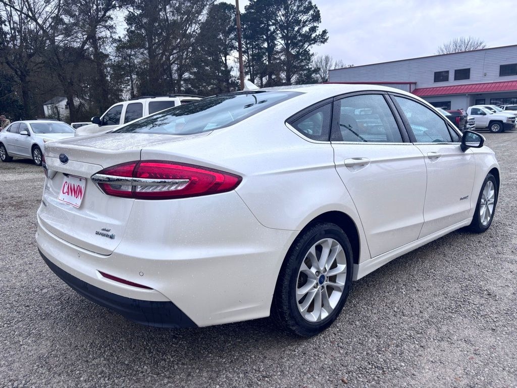 Used 2019 Ford Fusion Hybrid SE Sedan