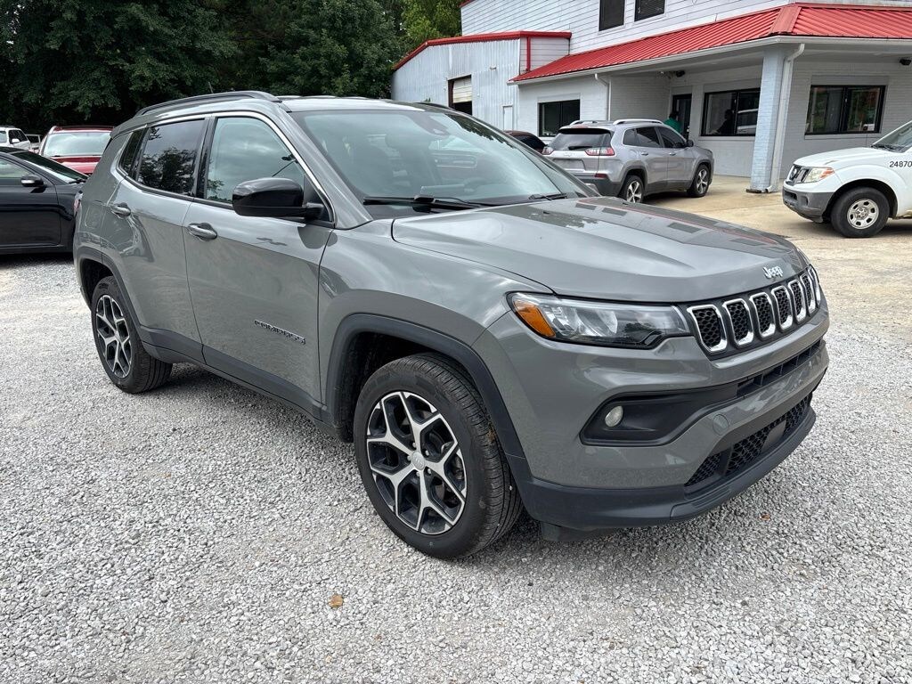 Used 2024 Jeep Compass Latitude SUV