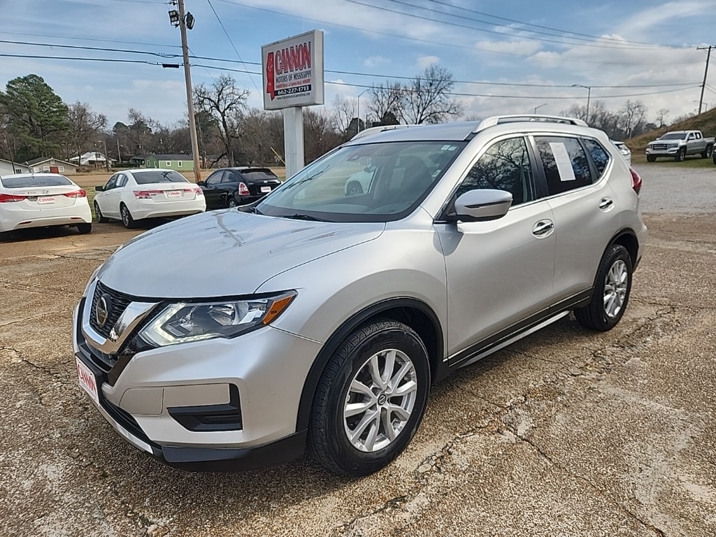 2019 Nissan Rogue SV's photo