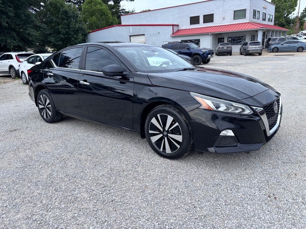Used 2022 Nissan Altima 2.5 SV Sedan