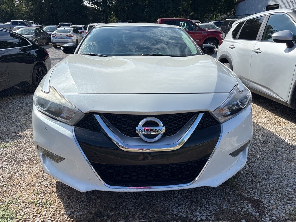 2016 Nissan Maxima SV photo 2