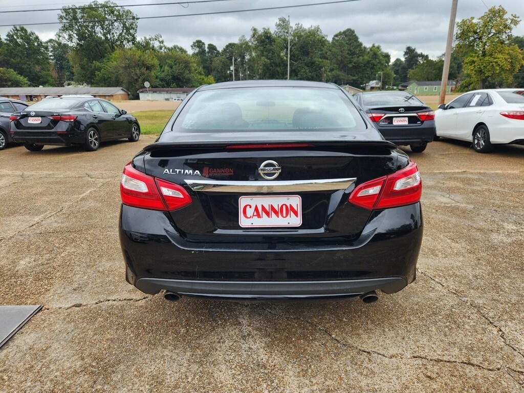 2017 Nissan Altima 2.5 S photo 4